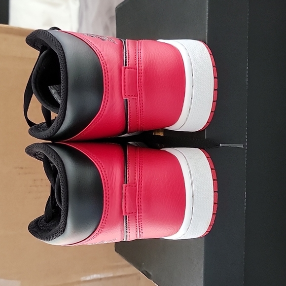 Jordan 1 mid banned (with box) - Picture 5 of 7